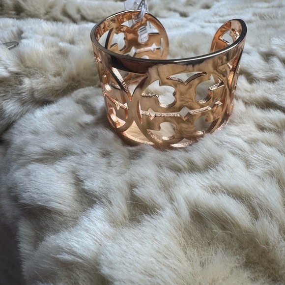 Tory Burch Wife Elegant Rose Gold Cuff Bracelet - Picture 4 of 7